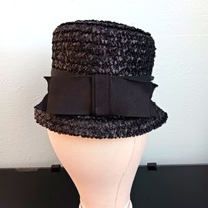 Vintage Women's Black Straw Woven Raffia Cloche Top Hat With Black RibbonVintage